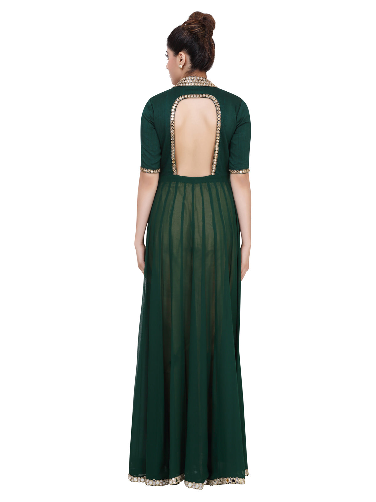 This piece is crafted with thread and mirror work in antique gold on pure georgette & pure raw silk.