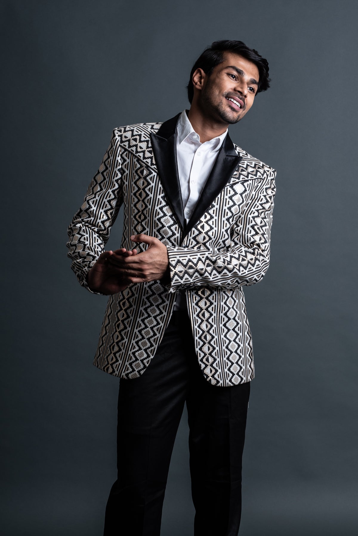 White Blazer With Geometric Print – - Main Image