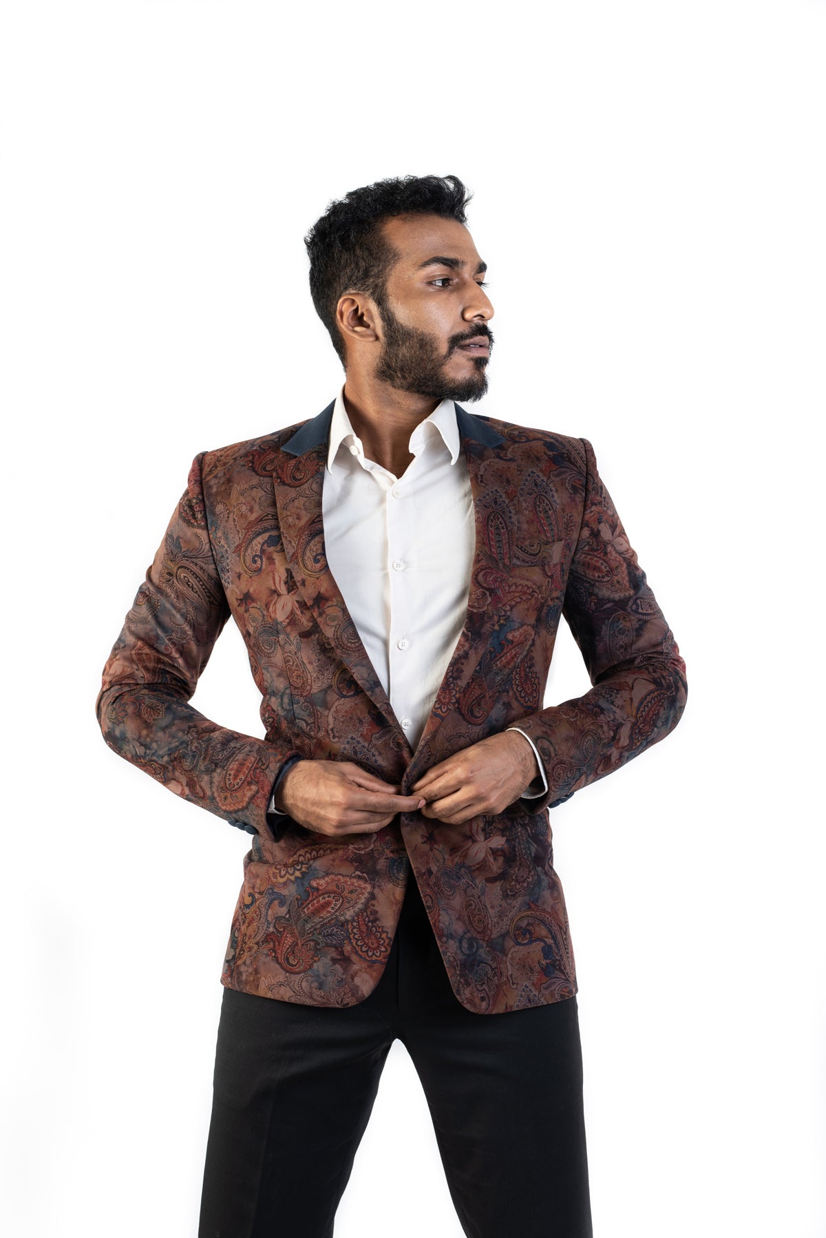 Velvet Blazer With Paisley Print –