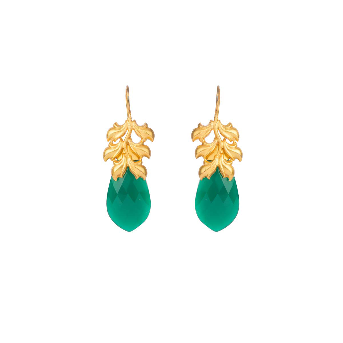 Stay evergreen, always with these irresistible gold-plated earrings finished with a large green stone.