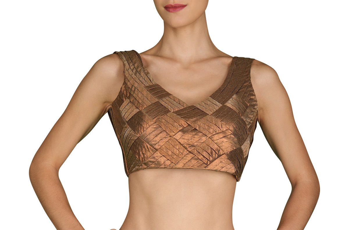 Be a traditional charmer in this earthy metallic silhouette with hand woven pleats that goes with pretty much any lehenga, sari or even dhoti pants.